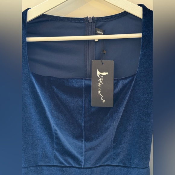NWT Velvet Deep/Dark Blue Square Neck Bodycon Dress - Picture 4 of 6